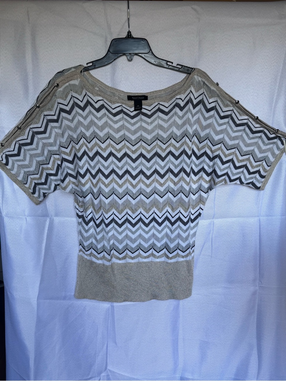 White House Black Market Short Sleeve Chevron Knit Top - Beige, White & Gray